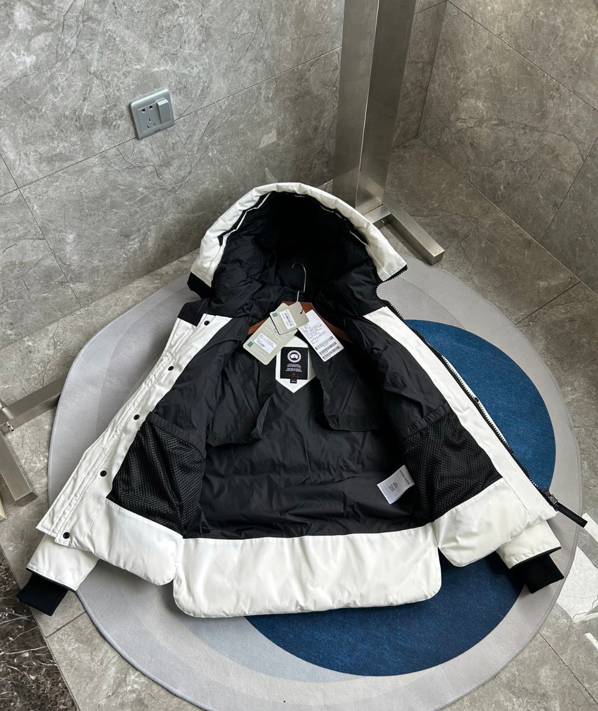 Canada Goose jacket white/black logo