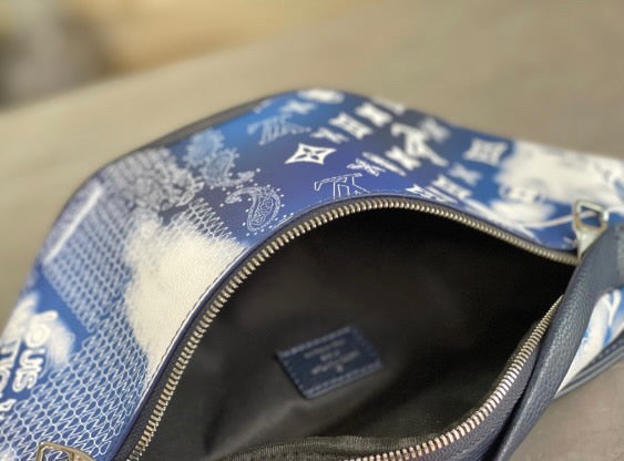 Louis Vuitton bum bag Discovery pm monogram blue