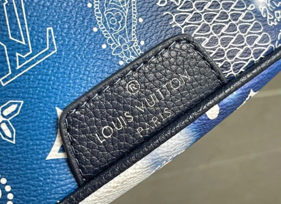 Louis Vuitton bum bag Discovery pm monogram blue