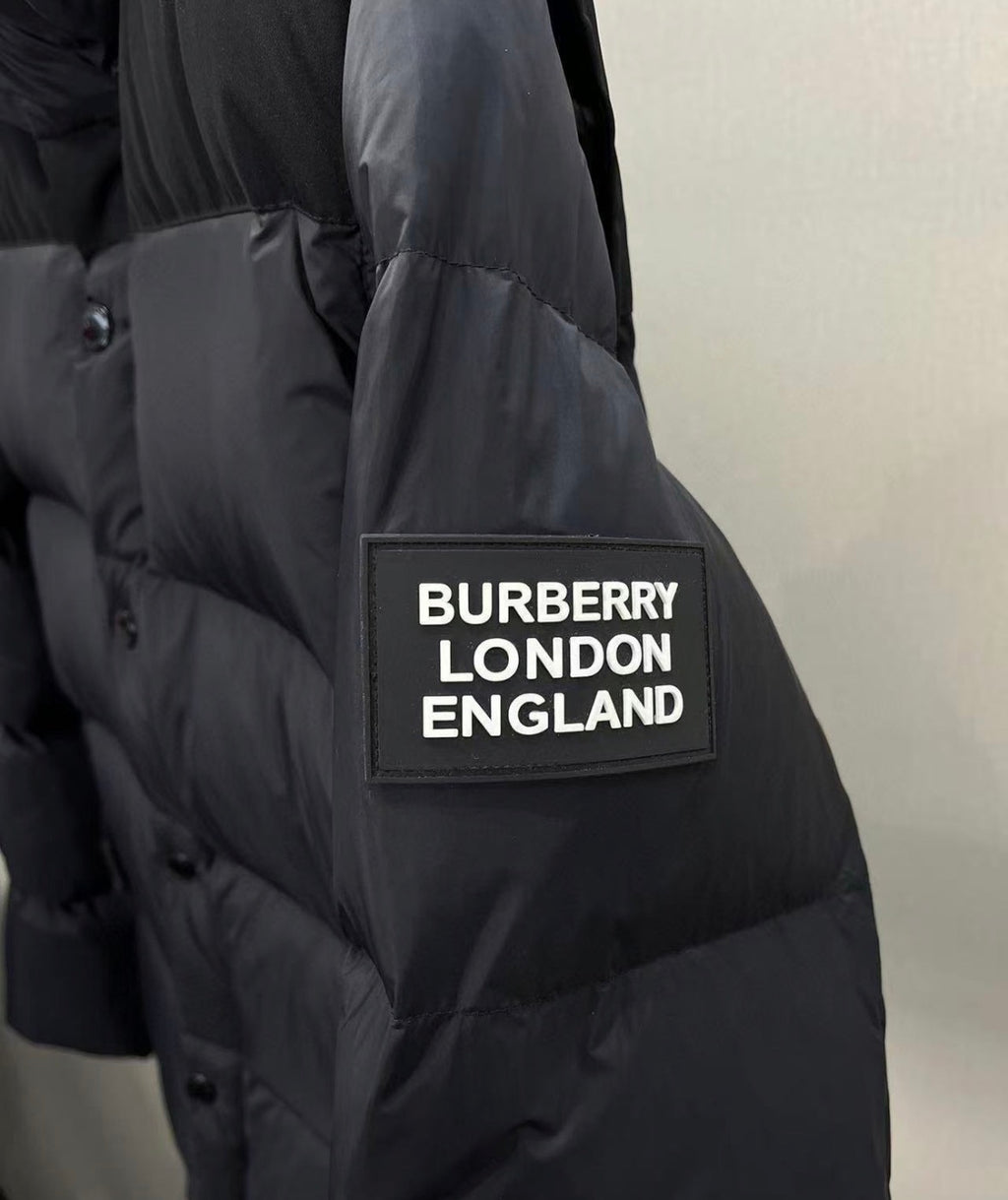 Burberry convertible jacket (Fast Delivery 1-3 Days only on Size S)