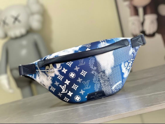 Louis Vuitton bum bag Discovery pm monogram blue