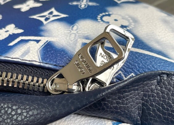 Louis Vuitton bum bag Discovery pm monogram blue