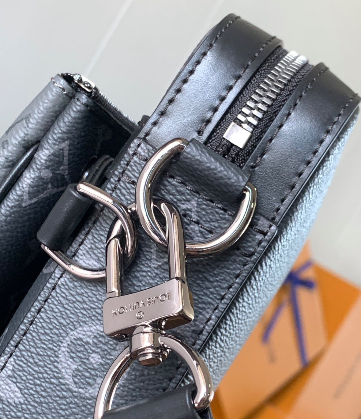 Louis Vuitton Trio Messenger Men’s Bag black and grey