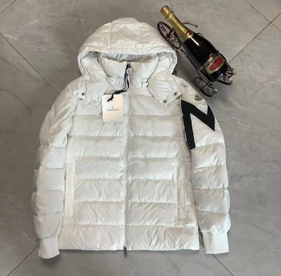 Moncler maya classic puffer