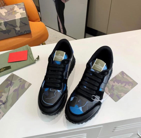 Valentino garvani rockrunner camouflage unisex sneakers blue and black