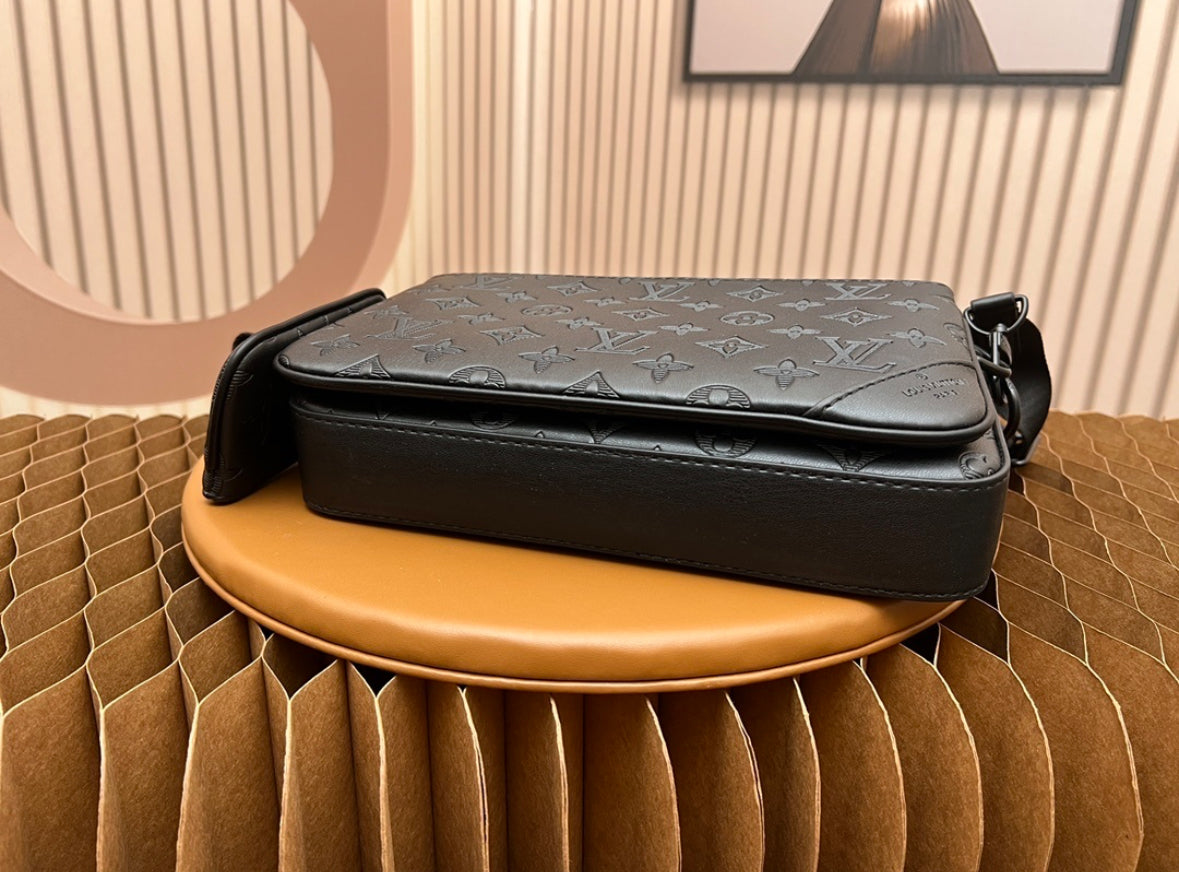 Louis Vuitton Steamer Wearable Wallet Monogram Taurillon Leather Bag