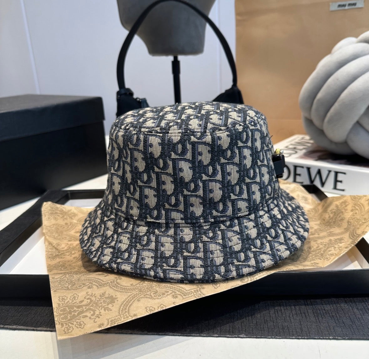 Christian Dior Oblique Bucket Hat Navy Blue and Beige Blended Cotton Jacquard