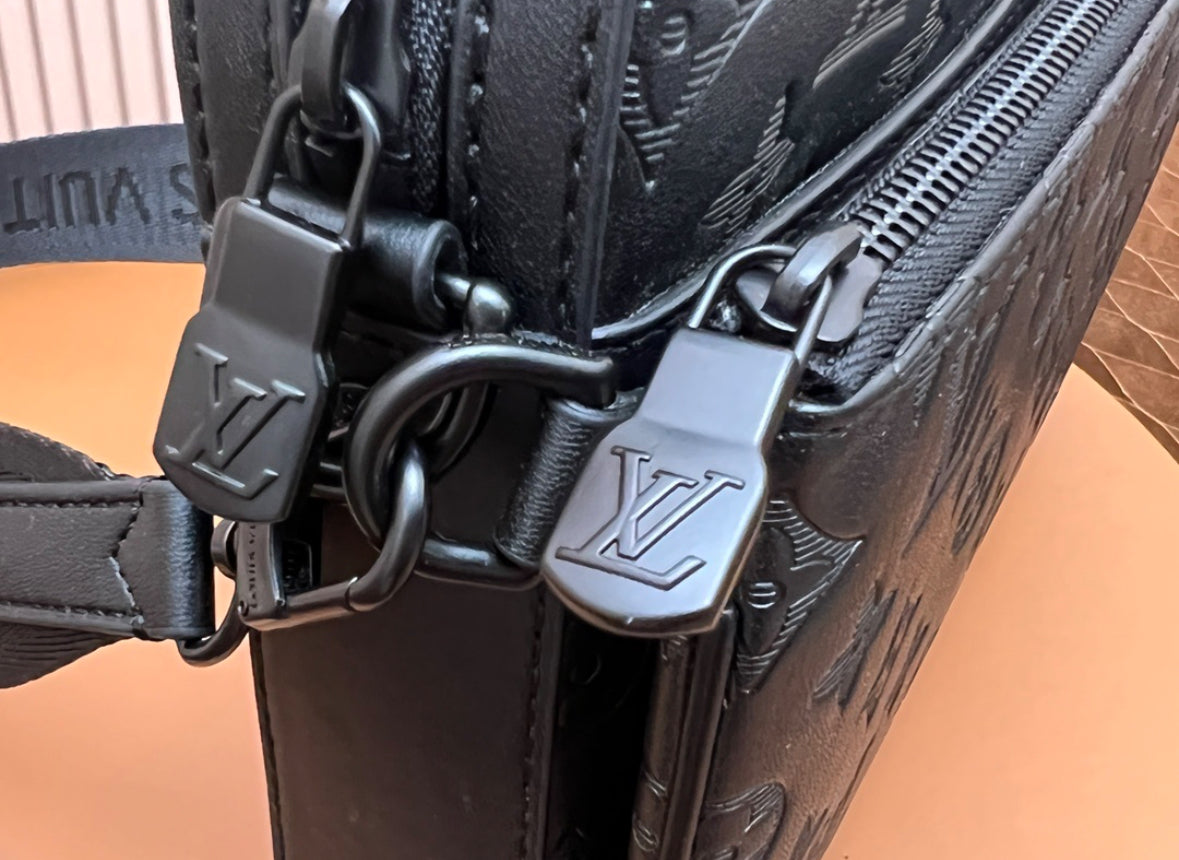 Louis Vuitton Steamer Wearable Wallet Monogram Taurillon Leather Bag
